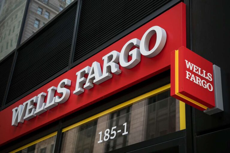Cómo abrir una cuenta en Wells Fargo siendo extranjero (2026)
