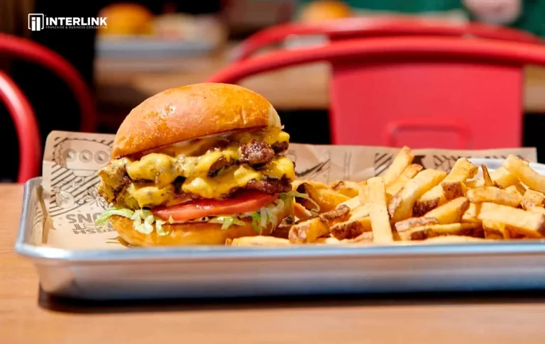 Por qué invertir en una franquicia MOOYAH Burgers, Fries & Shakes en EE.UU.
