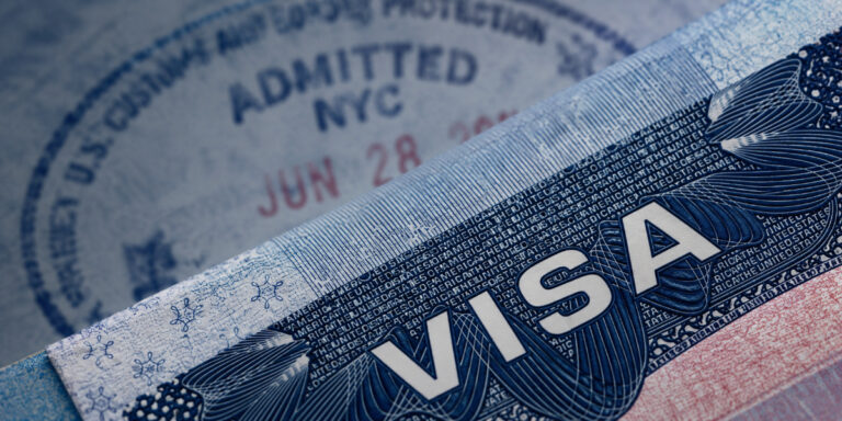 Visa O-1 vs visa E-2: qué opción es la mejor para tu inversión